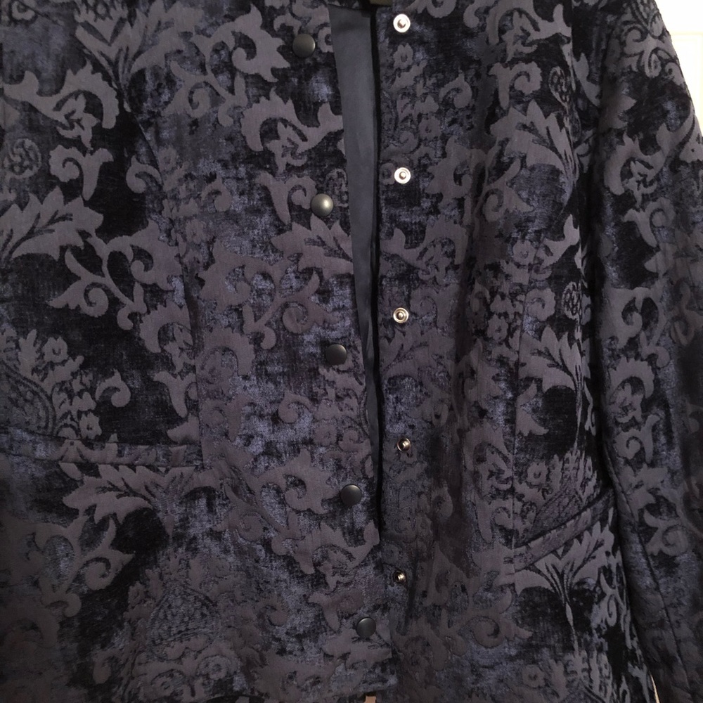 Button down jacket - Picture 2 of 3